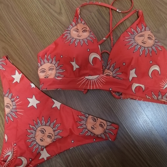 ZAFUL Red Sun And Moon Lace Up Bikini Set - Picture 1 of 2